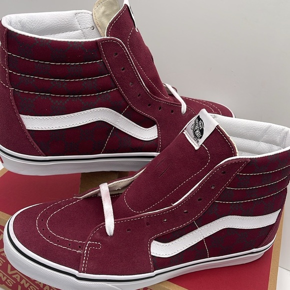 Vans Men’s Sk8-Hỉ Monogram Port Royale
VN0005U94QU
Sneakers - Picture 7 of 16